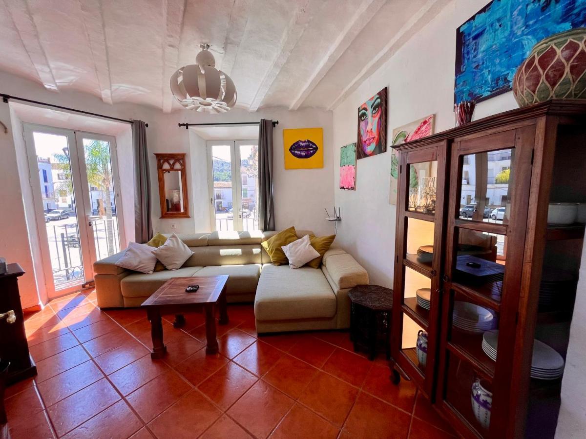 Spanish Town House Алора Екстериор снимка