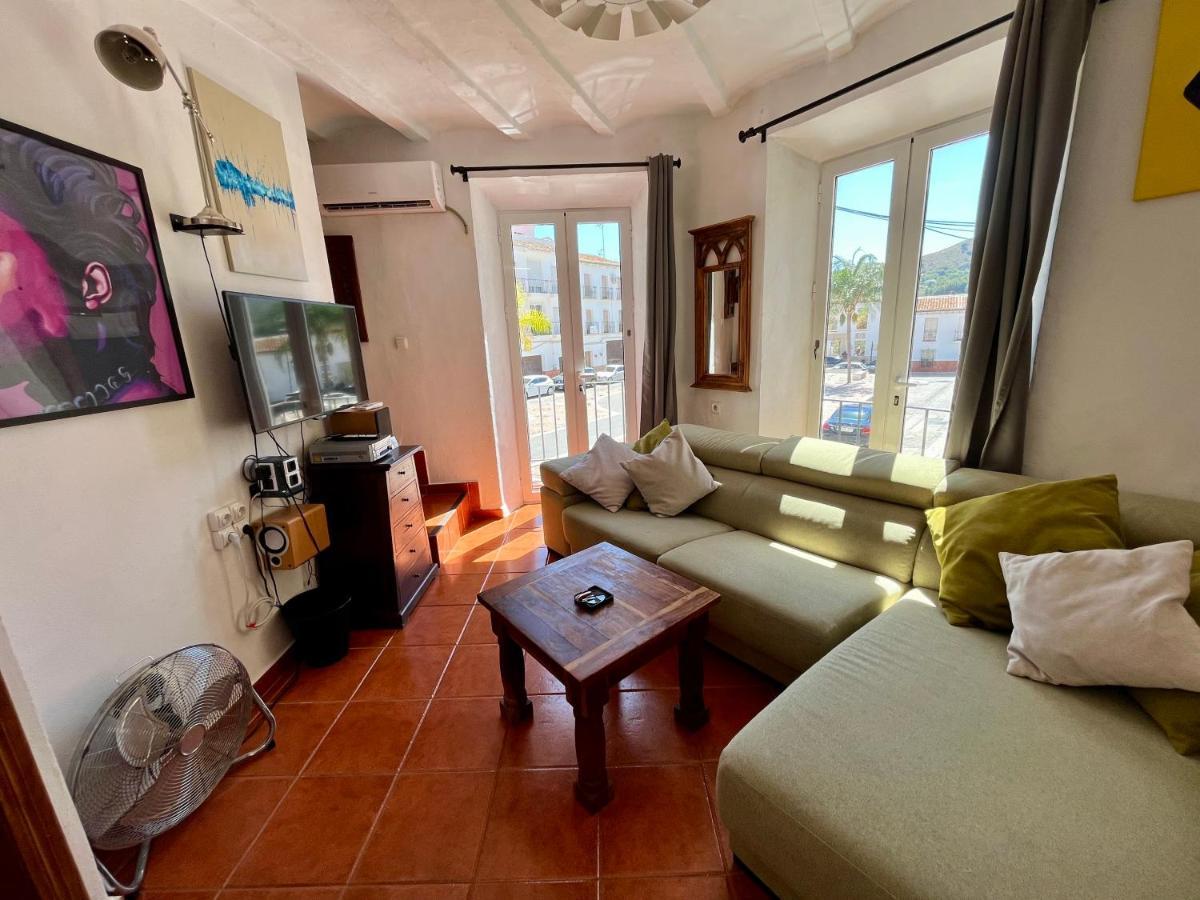 Spanish Town House Алора Екстериор снимка